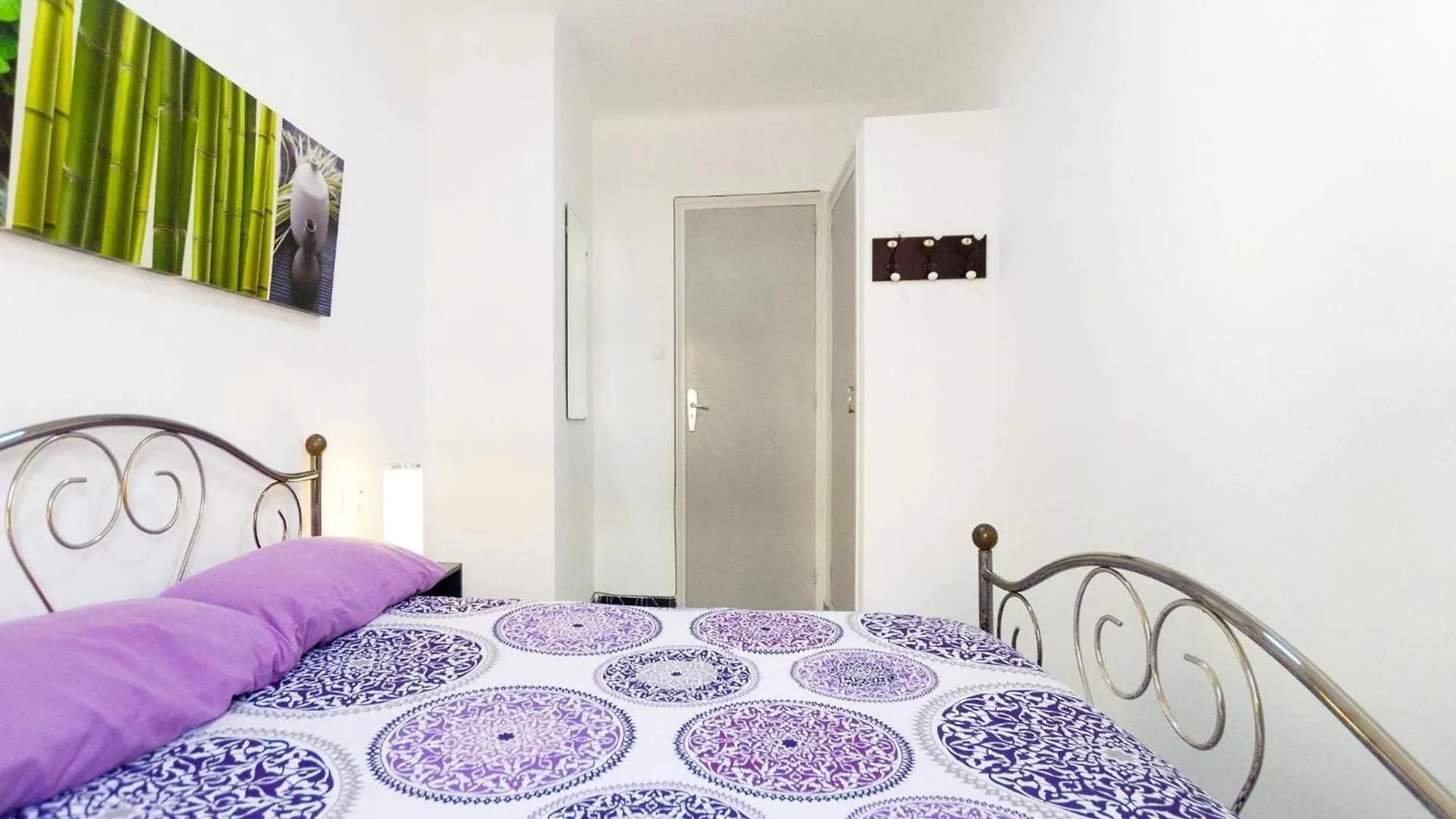 Apartment In Roses, 60 M From Beach