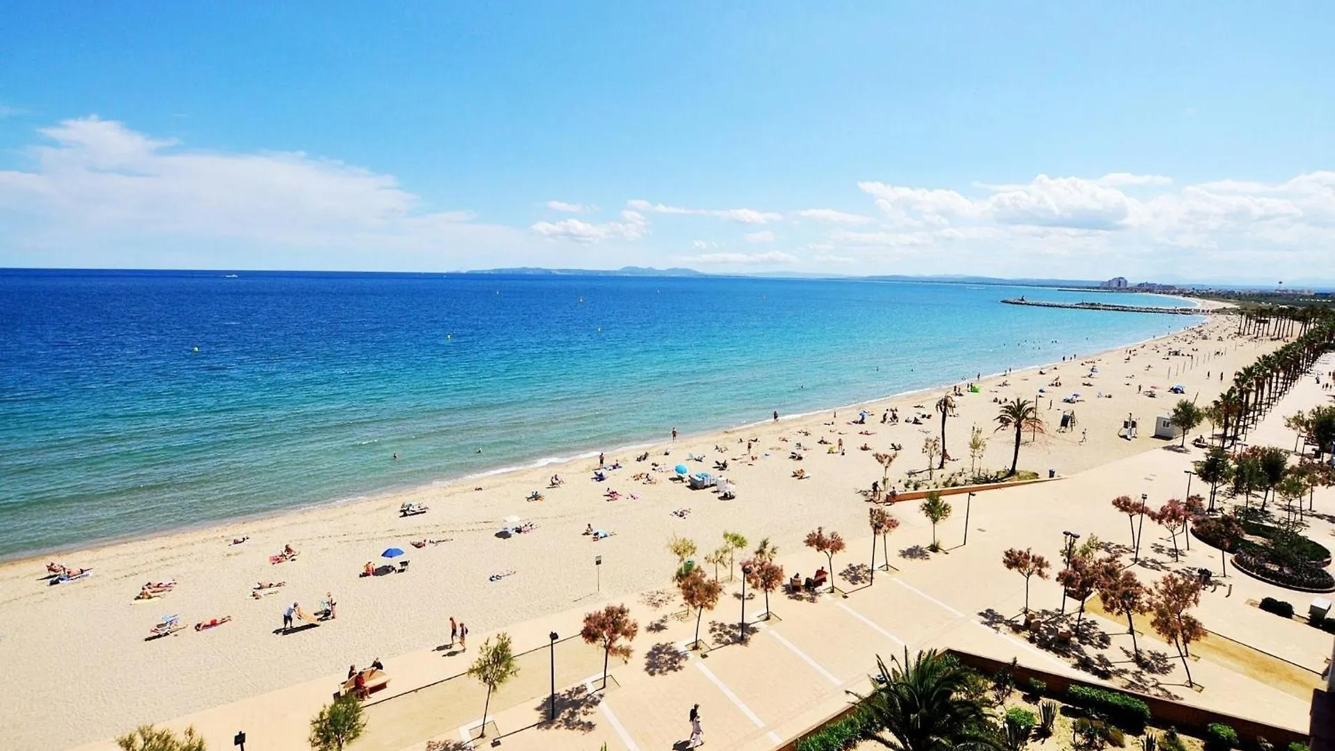Apartment In Roses, 60 M From Beach