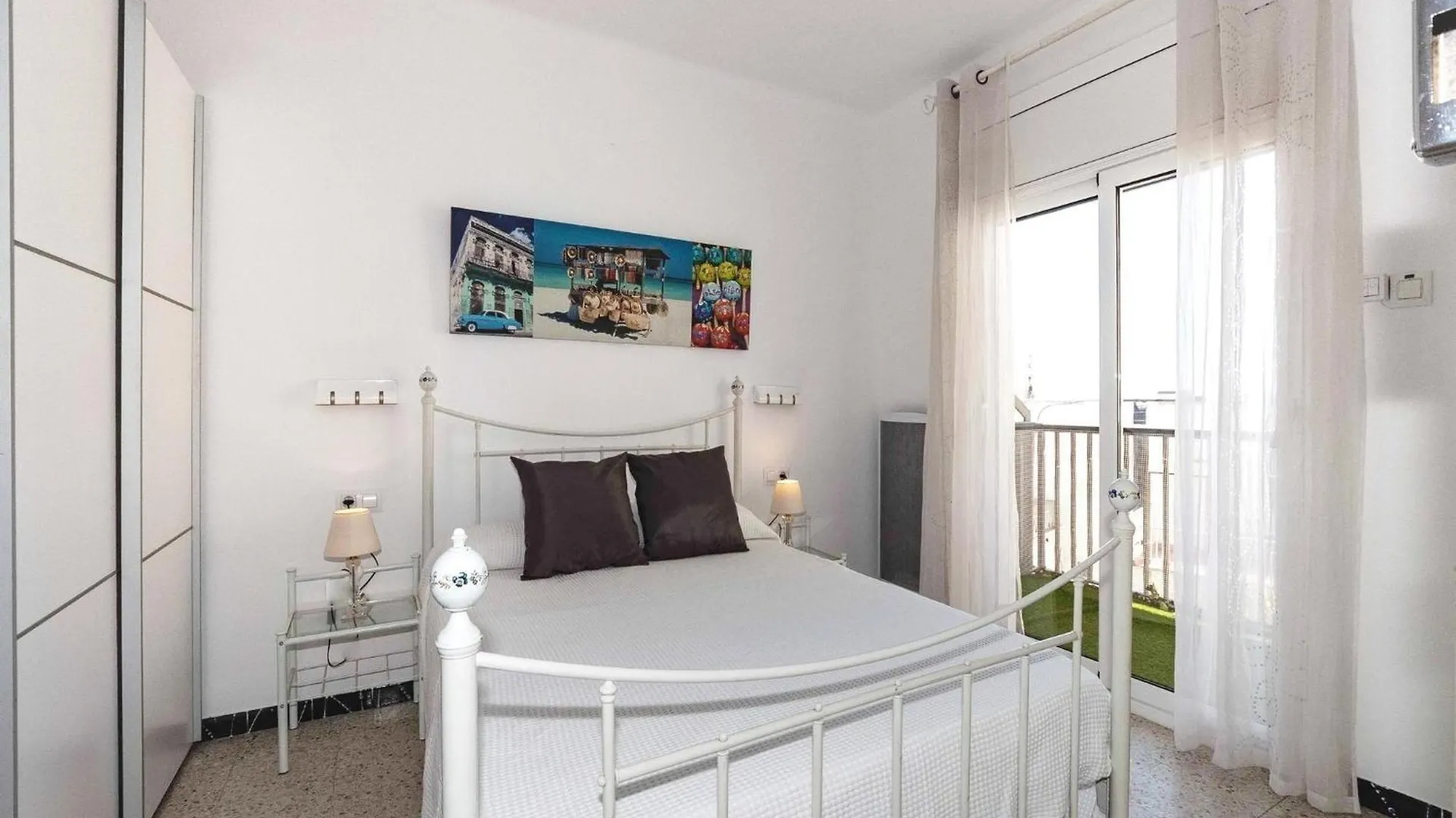 Apartment In Roses, 60 M From Beach
